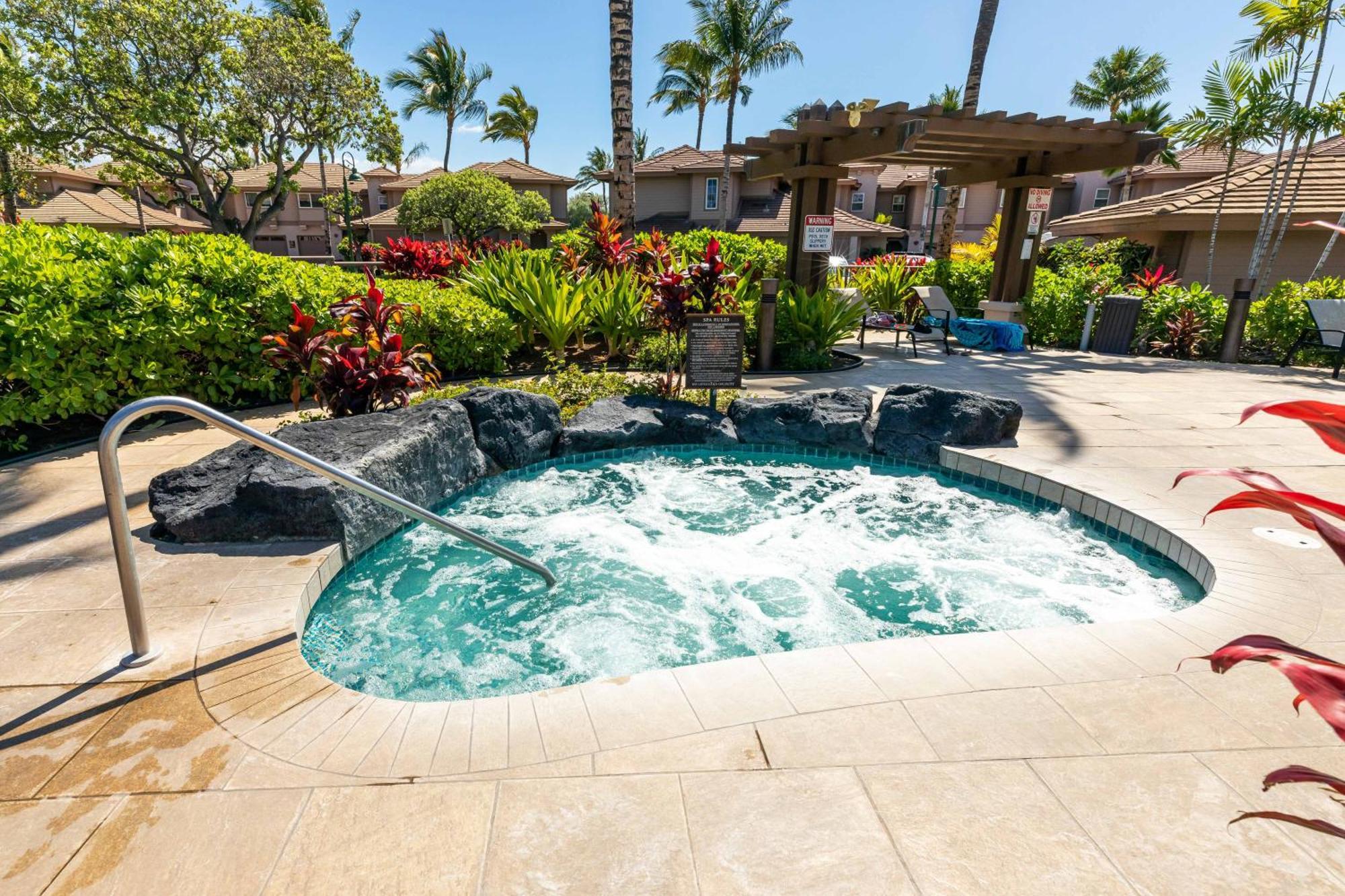 Hilton Pool Pass Included - Stylish Central Villa Mins To Beach Pool & Spa Вайколоа Екстер'єр фото